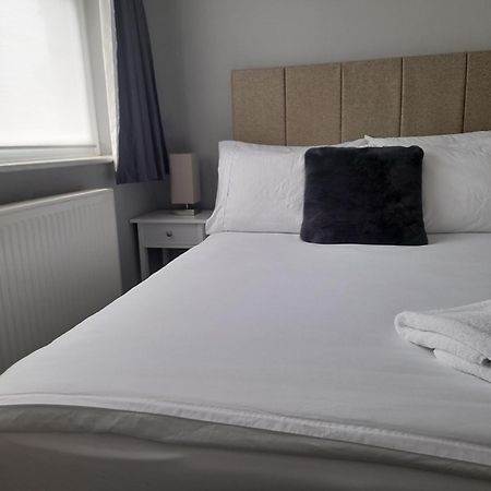 Bright 4-Bed House 15 Min To Manchester Centre Βίλα Εξωτερικό φωτογραφία