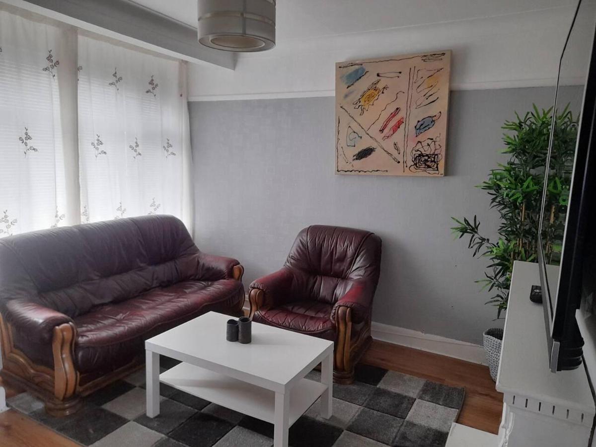Bright 4-Bed House 15 Min To Manchester Centre Βίλα Εξωτερικό φωτογραφία