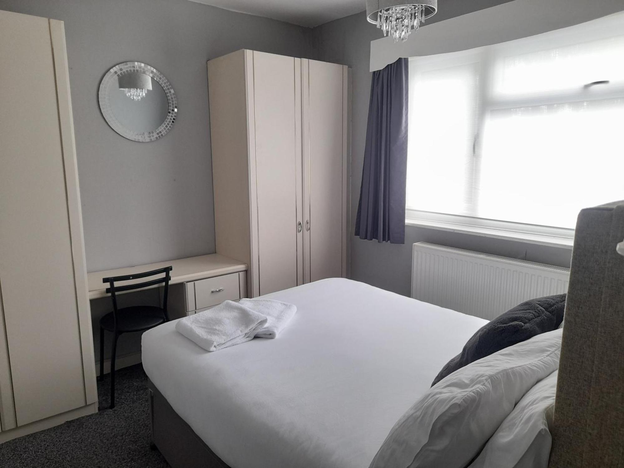 Bright 4-Bed House 15 Min To Manchester Centre Βίλα Εξωτερικό φωτογραφία