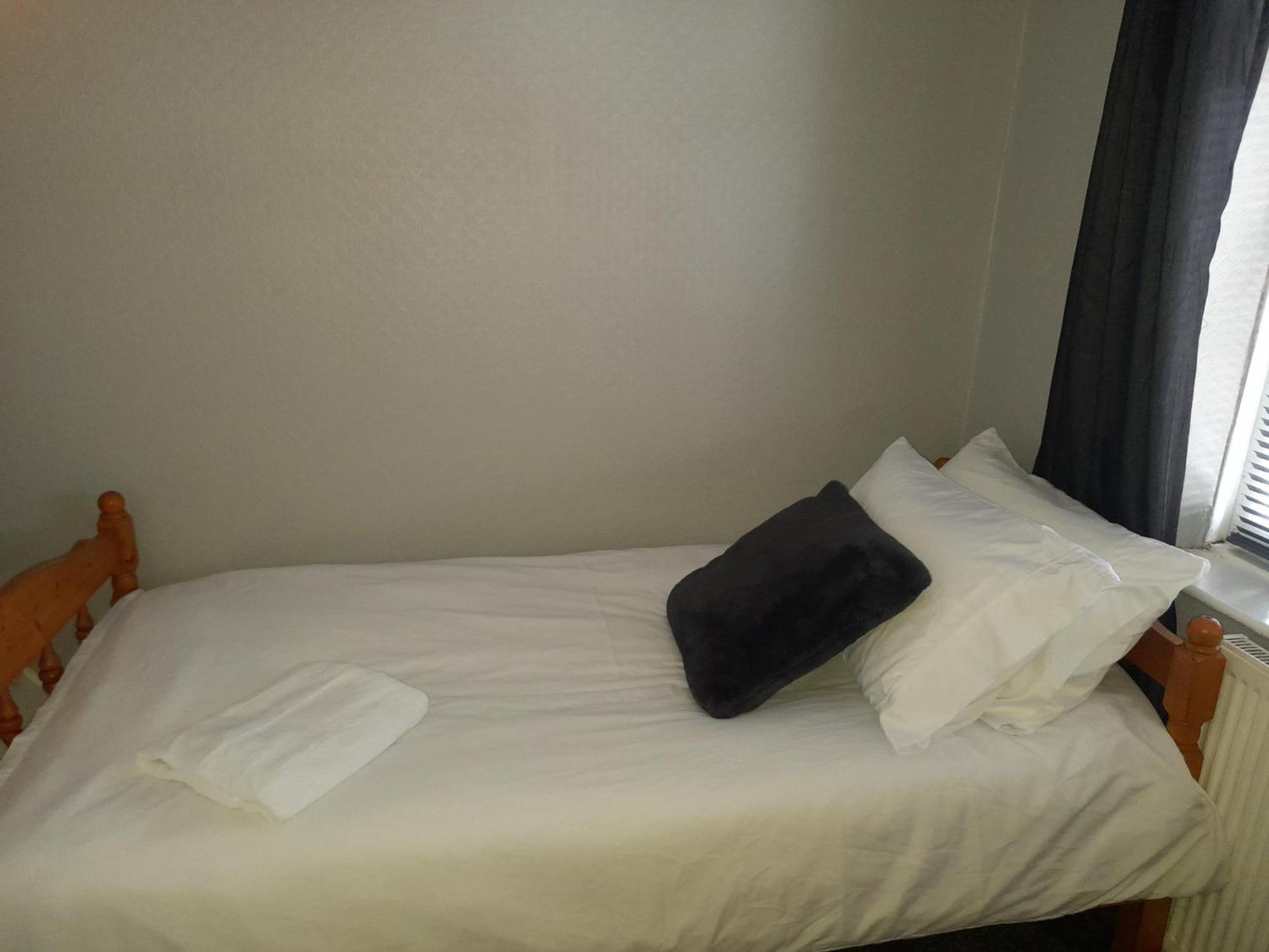 Bright 4-Bed House 15 Min To Manchester Centre Βίλα Εξωτερικό φωτογραφία