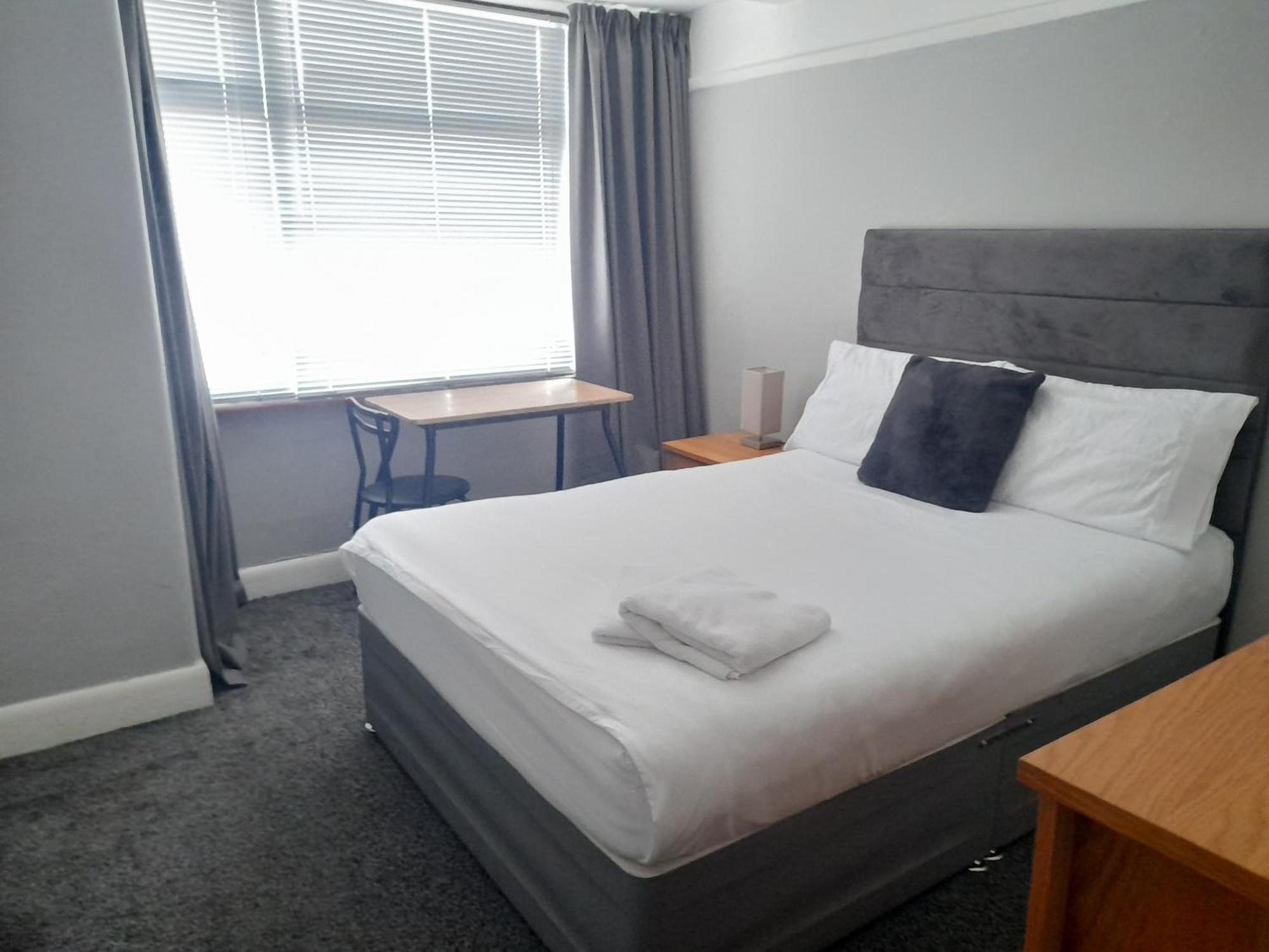 Bright 4-Bed House 15 Min To Manchester Centre Βίλα Εξωτερικό φωτογραφία