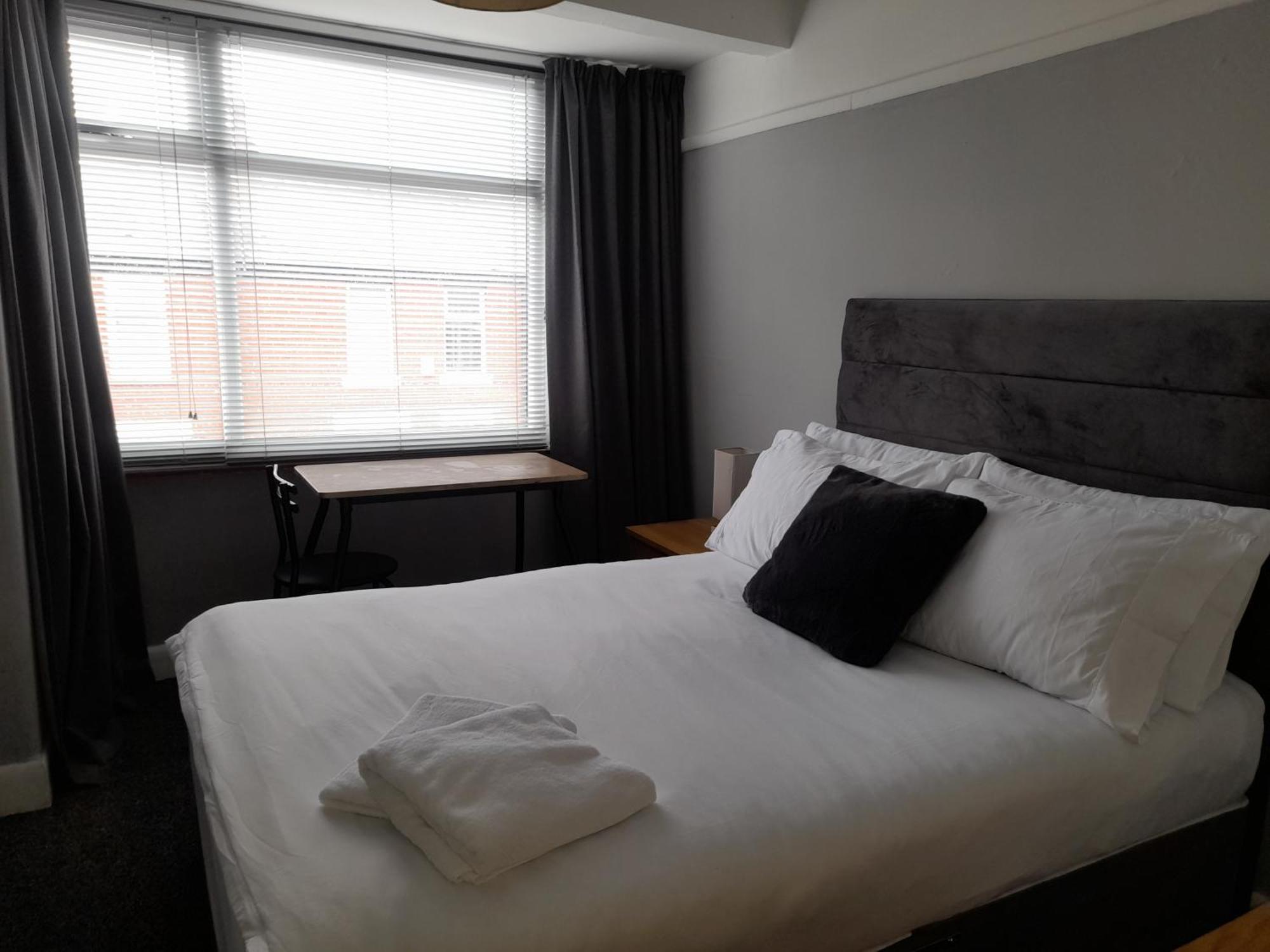 Bright 4-Bed House 15 Min To Manchester Centre Βίλα Εξωτερικό φωτογραφία