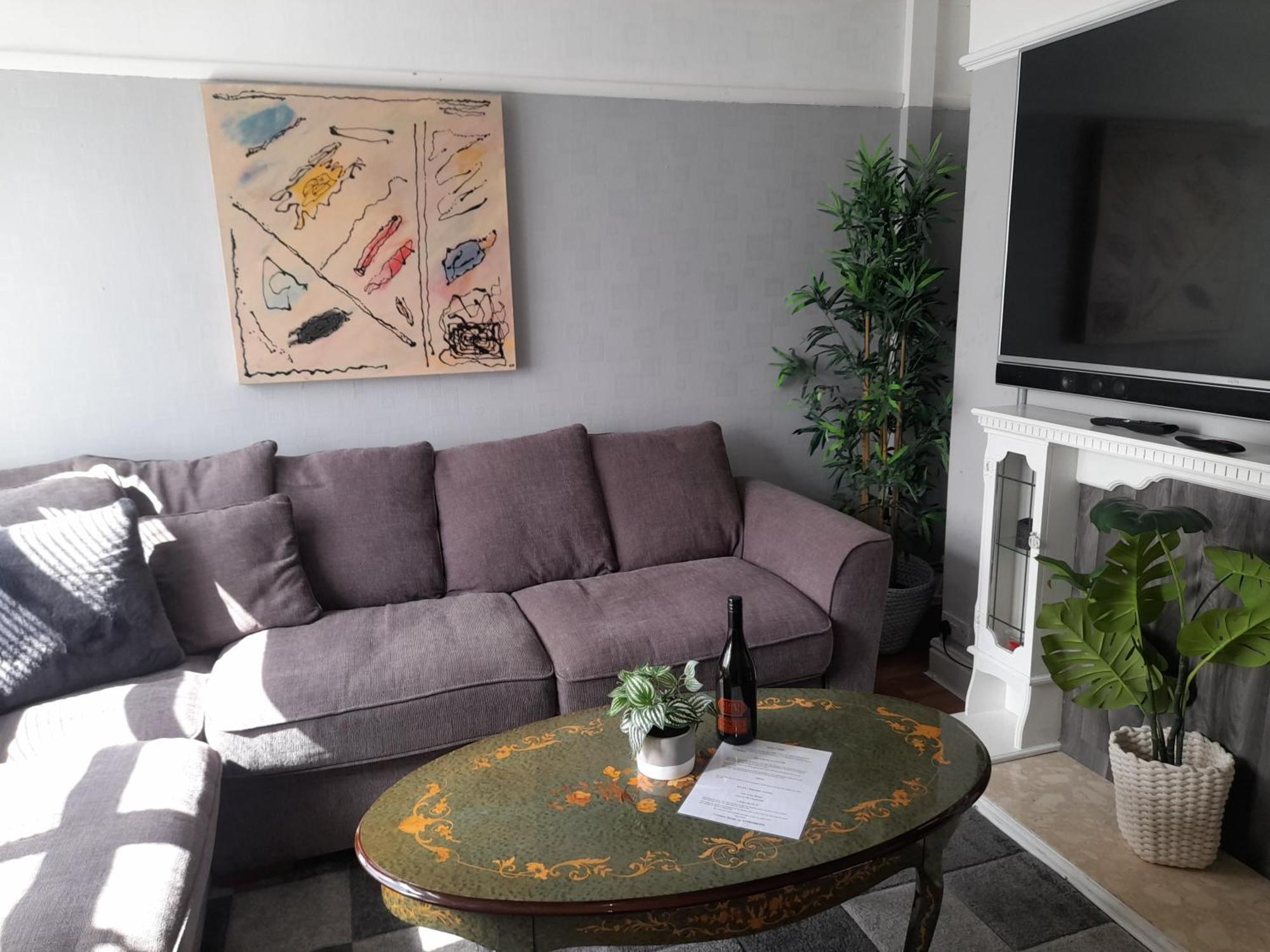 Bright 4-Bed House 15 Min To Manchester Centre Βίλα Εξωτερικό φωτογραφία