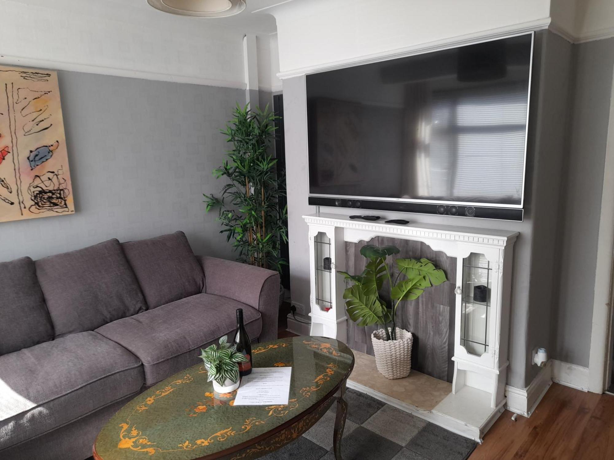 Bright 4-Bed House 15 Min To Manchester Centre Βίλα Εξωτερικό φωτογραφία